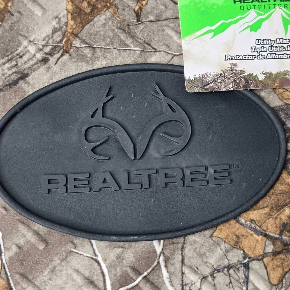 Realtree Outfitters Utility Camo Floor Mats Set of 2 Universal Fit Car Track Mat